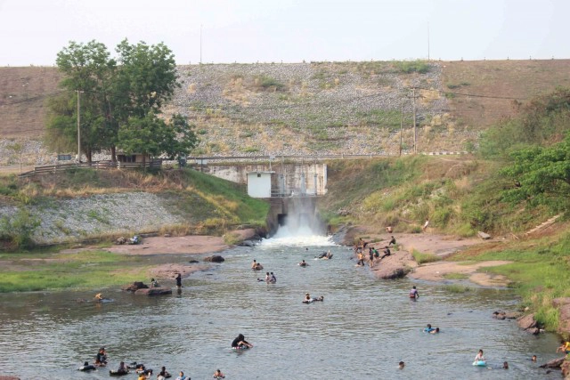 หาดดอกเกดเขื่อนลำปาวพร้อมรับนักท่องเที่ยวสงกรานต์เข้มมาตรการโควิด