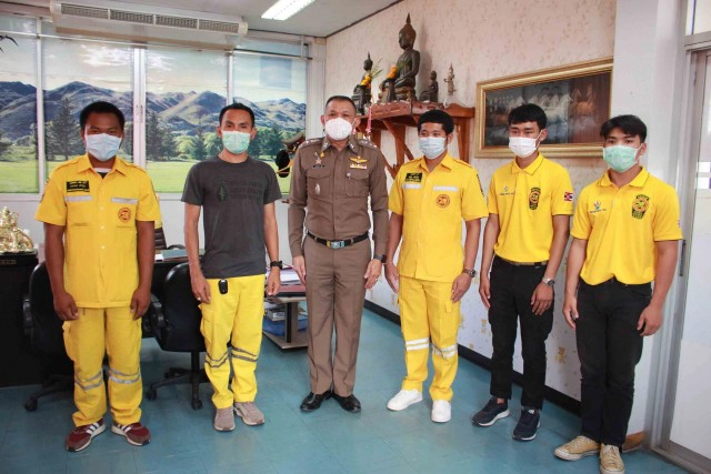 รวบหนุ่มราดน้ำมันเผารถตัดถ่างกู้ภัยเมตตาธรรมกาฬสินธุ์