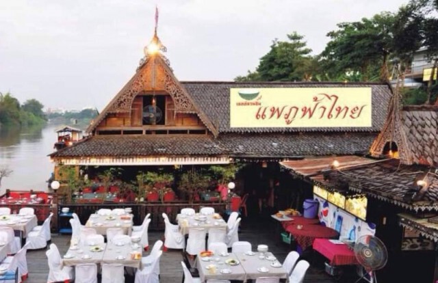 ร้านแพภูฟ้าไทยทำความสะอาด-ส่งพนง.ตรวจเชื้อโควิด