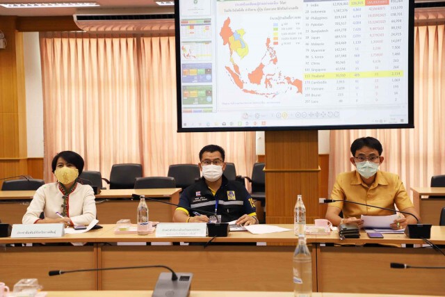 ส่งทีมอสม.พร้อม 4 ทหารเสือเคาะประตูบ้านคุมเข้มโควิด-19