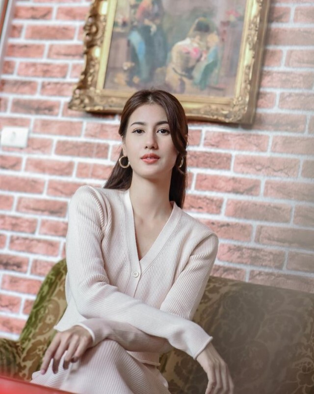 นางเอกดัง 'พิ้งค์พลอย ปภาวดี' ติดเชื้อโควิด-19