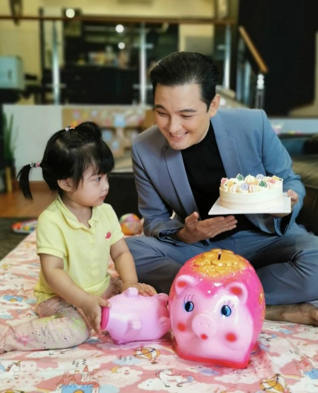 ศรราม ฉลองวันเกิด น้องวีจิ ครบ 2 ขวบ เผยช่วงโควิดใช้เวลากับลูกมากขึ้น