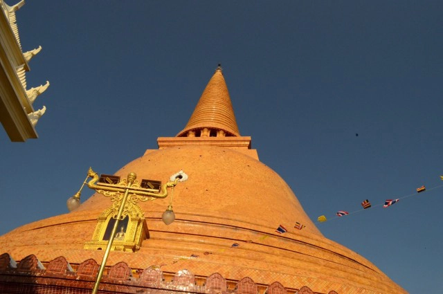 นครปฐม ประกาศปิดสถานบริการบันเทิง-ผับ-บาร์คาราโอเกะ-อาบ อบ นวด