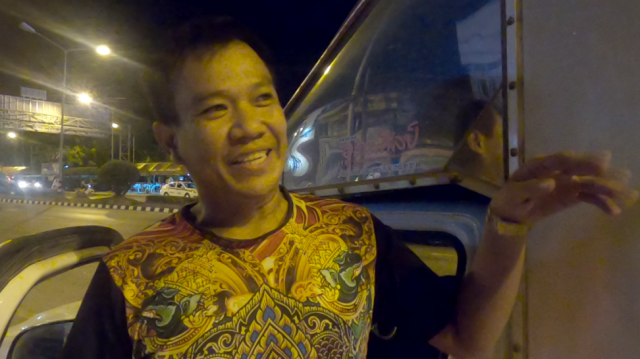น้ำใจบนท้องถนน หนุ่มอุดรดีใจได้กลับบ้านรถเสียได้รับความช่วยเหลือ