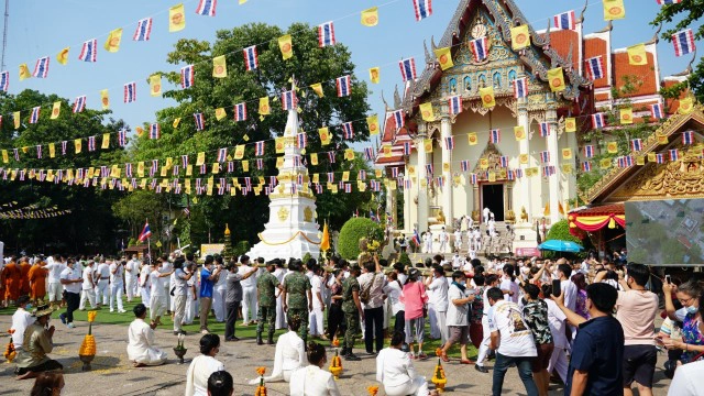 แห่พระใสลงอุโบสถสงกรานต์งดสาดน้ำ