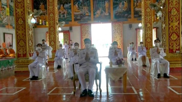 สรงน้ำพระราชทาน"พระเจ้าทองทิพย์"
