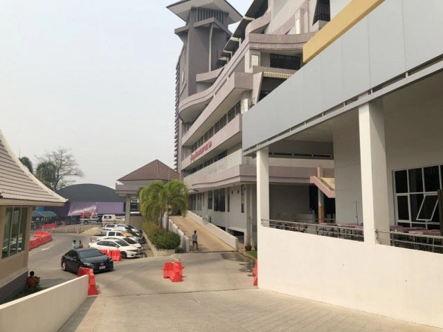 รพ.แม่สอดตรวจโควิดฟรี-ปชช.มาจากพื้นที่สีแดง