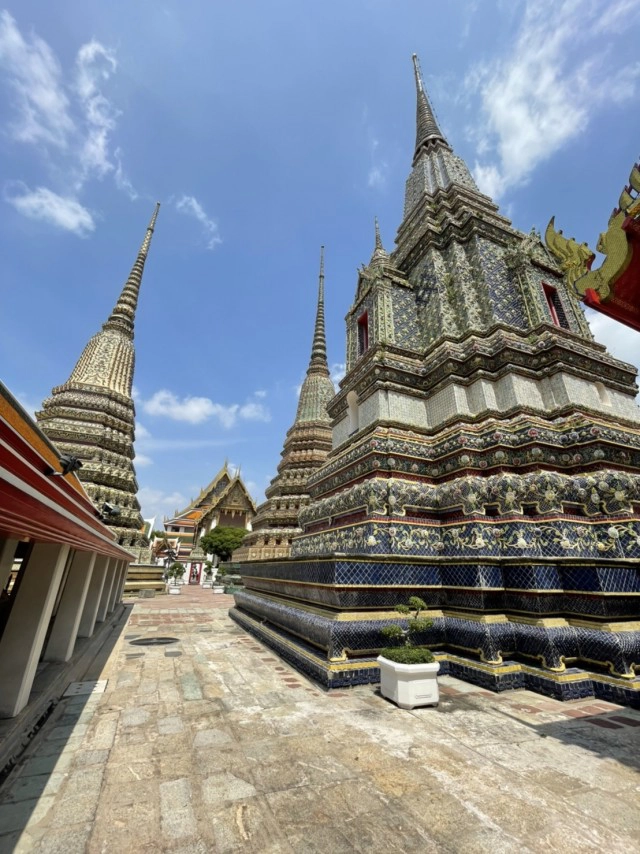 วัดโพธิ์ คึกคัก!! คนแห่ทำบุญสรงน้ำพระแน่นวันสงกรานต์