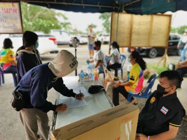 เขื่อนลำนางรองคัดกรองเข้มนักท่องเที่ยวห้ามลงเล่นน้ำ