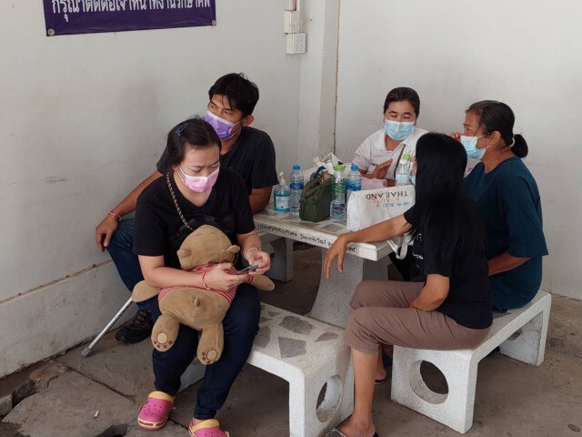 ญาติรับศพน้องมิ้นท์เหยื่อพลุกลับบ้านบำเพ็ญกุศล