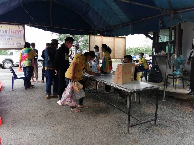 เขื่อนลำนางรองคัดกรองเข้มนักท่องเที่ยวห้ามลงเล่นน้ำ