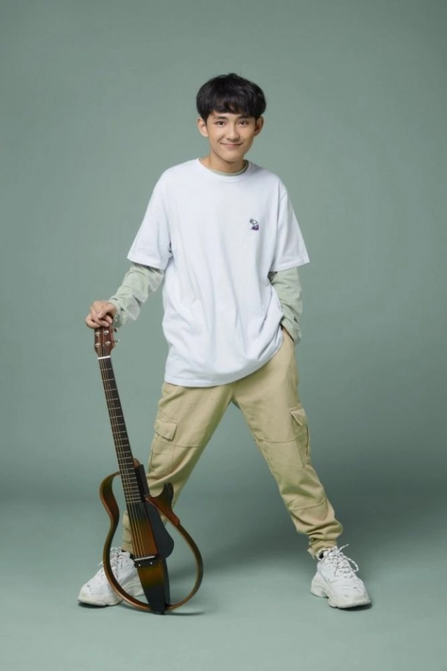 "เฟิร์ส อนุวัฒน์"กับผลงาน ก่อนมือลั่นคลิปสยิว