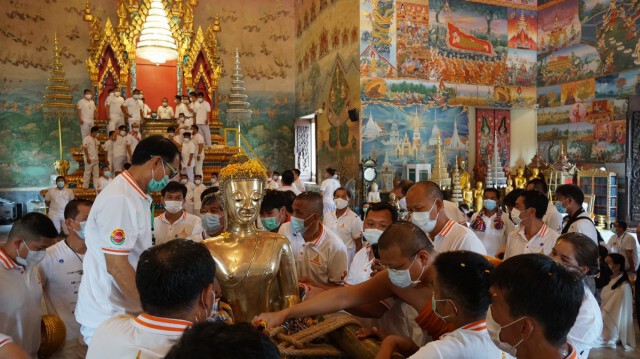 หลวงพ่อพระใสหนีโควิด19