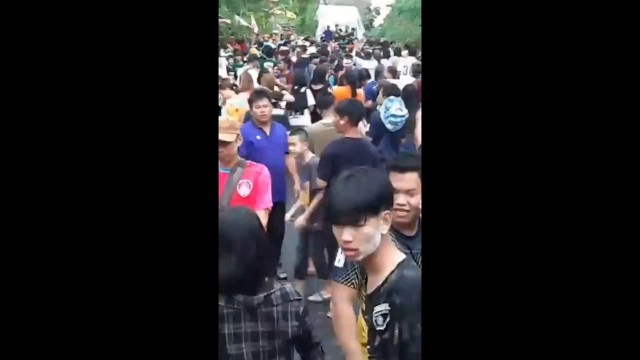 จ่อซ้ำรอยสกลนครจ้างรถแห่เล่นสงกรานต์ประแป้ง