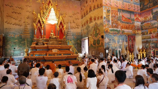 หลวงพ่อพระใสหนีโควิด19