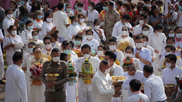 หลวงพ่อพระใสหนีโควิด19