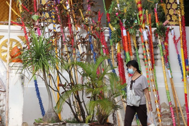 ถวาย"ไม้ค้ำสะหลี-ขนมจ๊อก"เชื่อชีวิตรุ่งเรือง