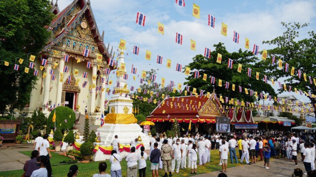 หลวงพ่อพระใสหนีโควิด19
