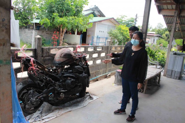 หนุ่มดับเพลิงจูงแม่ขึ้นโรงพักจี้ถามใครเผาบิ๊กไบค์