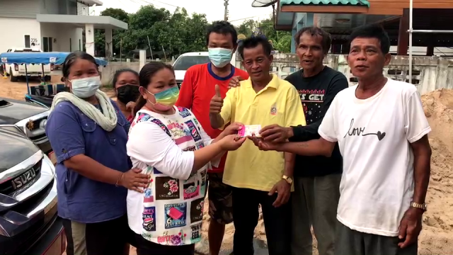 แม่ค้าอาหารทะเลดวงเฮงถูกล็อตเตอรี่รางวัลที่  1