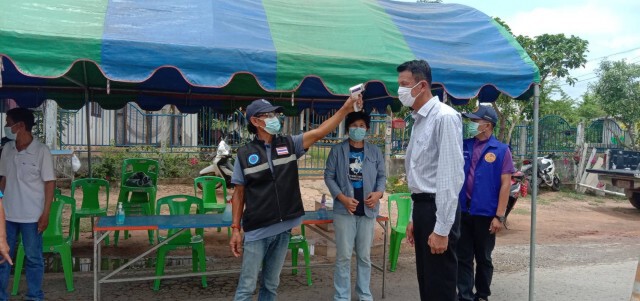 คัดกรองเข้มบ้านพังทุยหลังตร.ติดเชื้อ