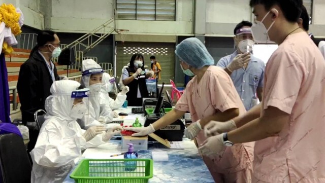 นำรถพระราชทานเก็บตัวอย่างชีวนิรภัยกลุ่มเสี่ยง