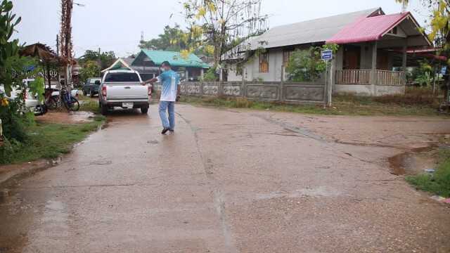 วอนตำรวจล่าคนร้ายก่อเหตุถีบรถจยย.ฉกทรัพย์