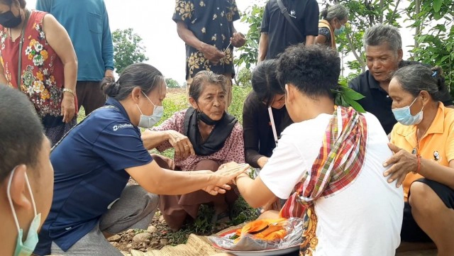 ฟ้าผ่าแม่ลูกร้บจ้างปลูกมันสำปะหลัง