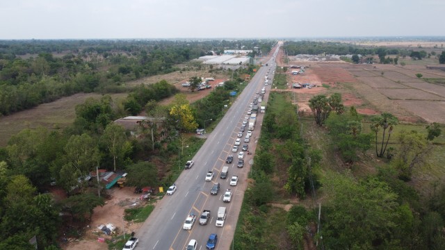 มิตรภาพรถติดหนึบทางหลวงเปิดช่องพิเศษ