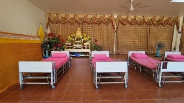 วัดเกาะพะงันเตรียมศาลาการเปรียญเป็นโรงพยาบาลสนาม