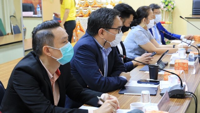 ผู้ว่าฯถกนักธุรกิจ แก้ปัญหาเศรษฐกิจ หลัง ผู้ป่วยโควิดพุ่ง 273 ราย