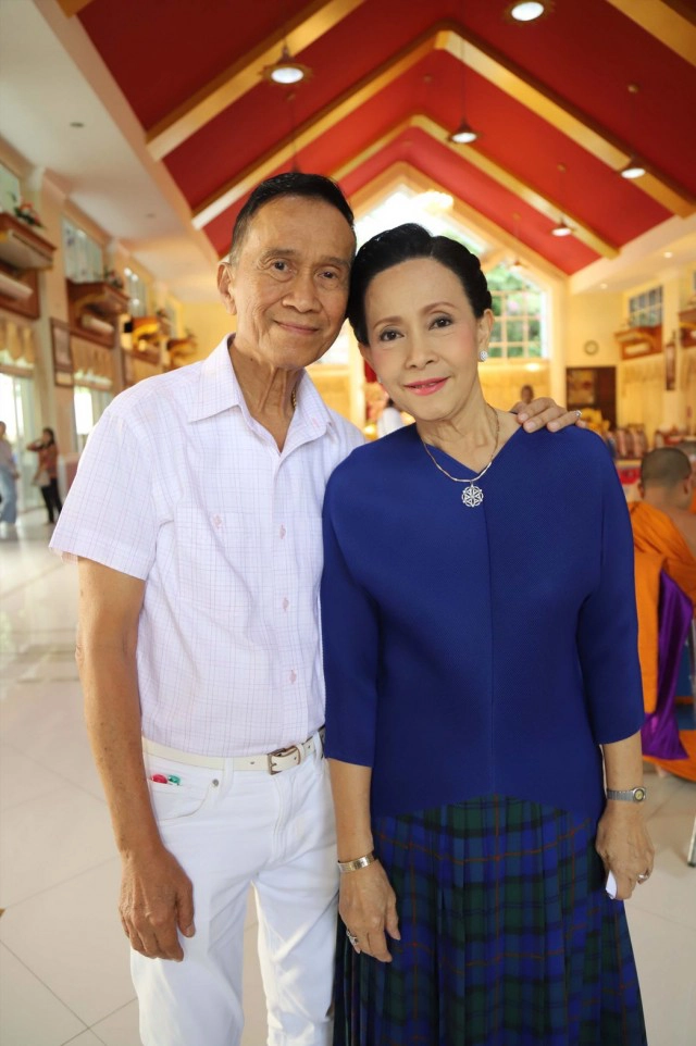 "อี๊ฟ พุทธธิดา" อัปเดตอาการป่วย เผย "ต้อย เศรษฐา" พบเชื้อโควิดลงปอด