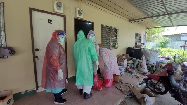 "หมอ-กู้ภัย"ผวาขึ้นอืดในห้องพัก-สวมชุด"PPE"