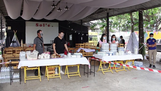 สวยใจดี! ร้านอาหารดังเมืองขอนแก่น แจกอาหารฟรีสู้โควิด19