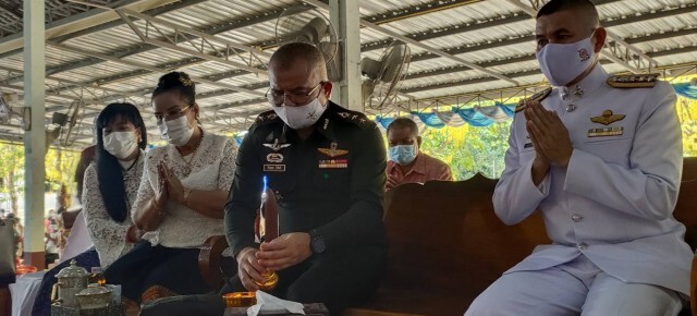 ฮือฮาพระอาทิตย์ทรงกลดวันทำบุญพระครูประกาศธรรมวัตร