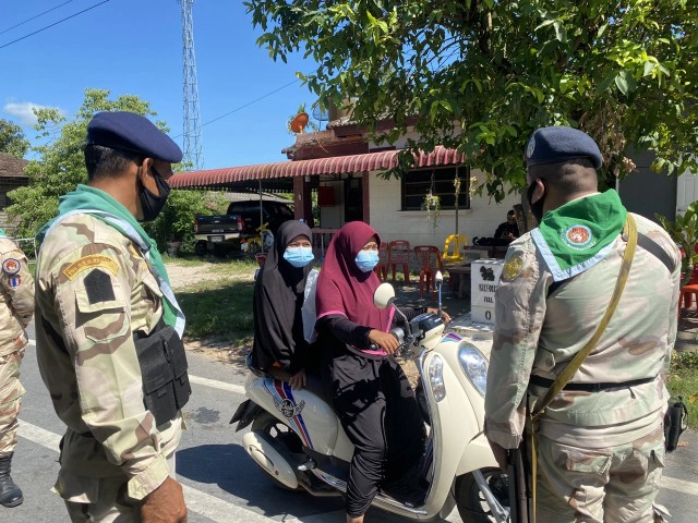 ปิด "หมู่บ้านกีเยาะ" อ.กรงปีนัง คัดกรองโควิดเข้ม