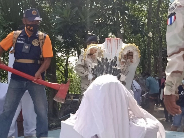 ทุบแล้วรูปปั้นตัดหัวพุทธบูชา เตรียมเอาผิดลูกศิษย์ไม่ห้ามตัดหัว