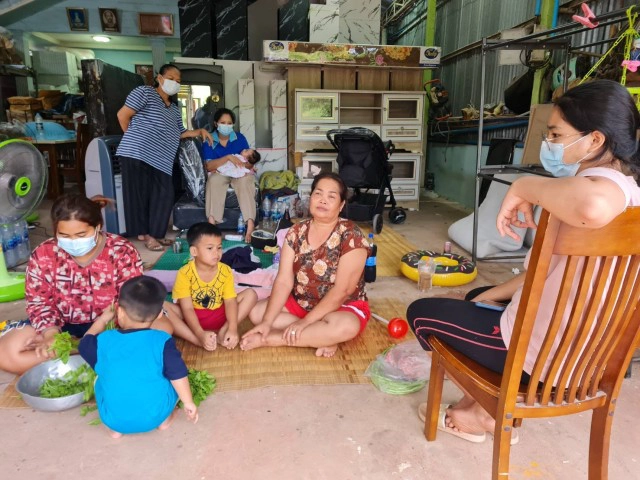 ไฟไหม้รง.เฟอร์นิเจอร์ เจ้าของแทบช็อกเสียหาย10 ล.