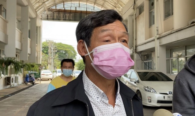 กลุ่มคนขอนแก่นบุก สสจ.ขอนแก่น ไม่พอใจปล่อยคนติดเชื้อเพิ่ม