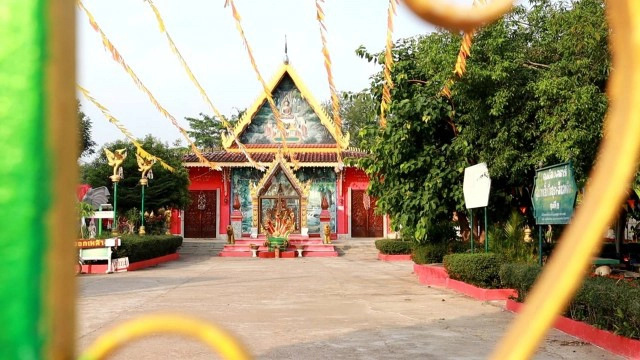 ปิดวัดชั่วคราวหลังผู้ป่วยโควิดมาเจิมรถป้ายแดง