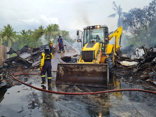 ไฟไหม้รง.เฟอร์นิเจอร์ เจ้าของแทบช็อกเสียหาย10 ล.