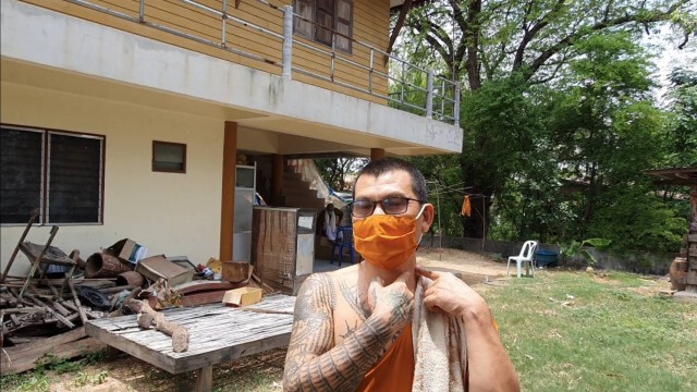 หลวงพ่อเผาขยะขวดแก้วระเบิด ปักเข้าลำคอหวิดมรณภาพ