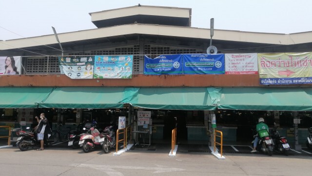 ตลาดสดเชียงใหม่ร้างปิดแผงหนีโควิด