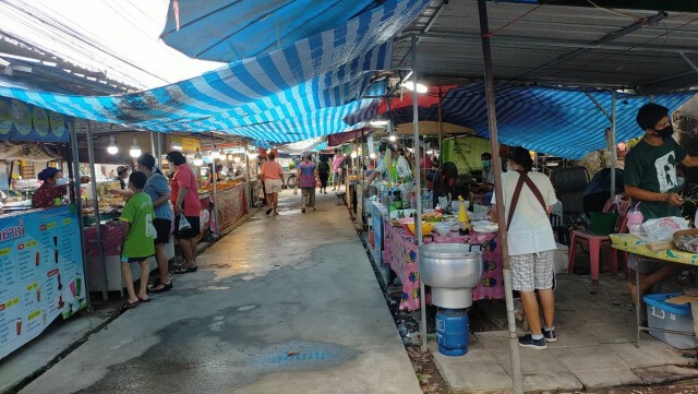 พ่อค้าแม่ค้ายกระดับกันโควิด ไม่ใส่หน้ากากเข้าตลาดไม่ขาย