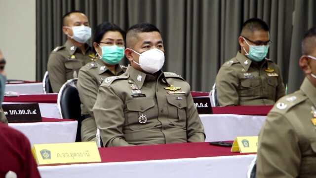ตร.ภาค 4 มอบกรมธรรม์โควิด ติดเชื้อจ่ายทันที 2 แสนบาท