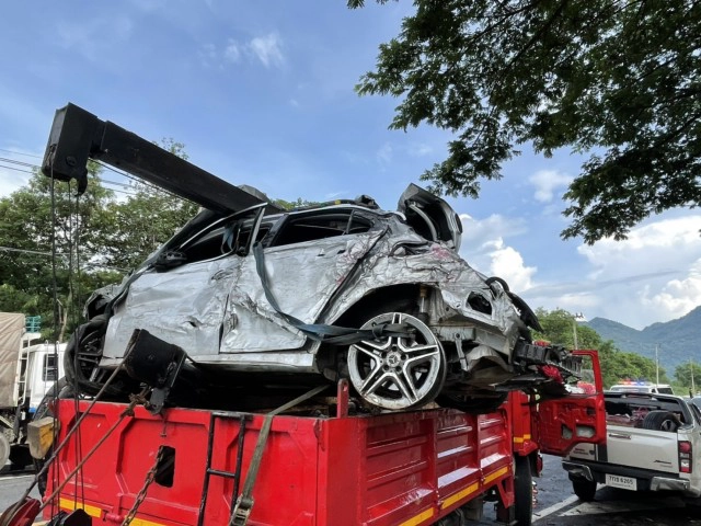 ชนวินาศ 2 รอบ 30 กว่าคันลงมอกลางดง