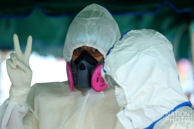 ภารกิจสำคัญภายใต้ชุด PPE ท่ามกลางอากาศร้อนจัด