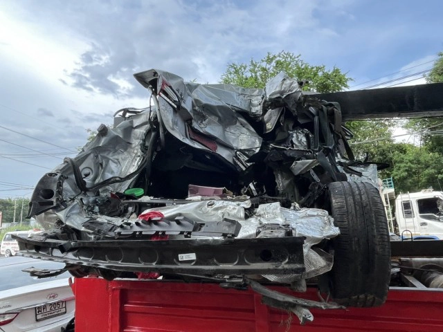 ชนวินาศ 2 รอบ 30 กว่าคันลงมอกลางดง