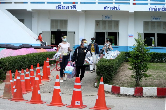 รพ.สนามฯสงขลาส่ง35คนกลับบ้านได้!!แต่ต้องกักตัว
