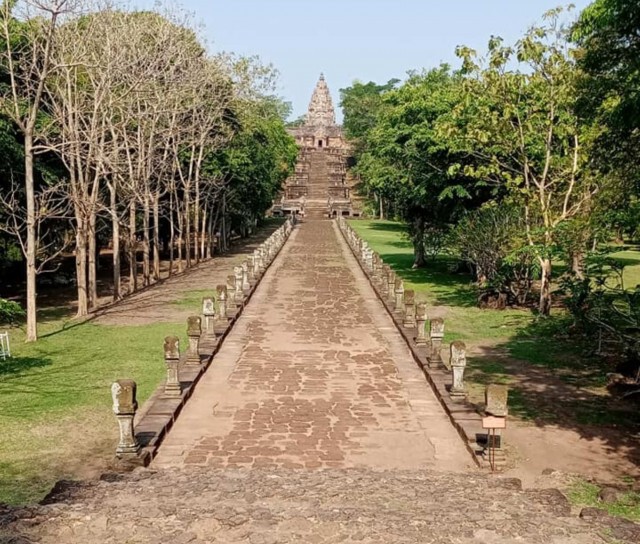 ปิดชั่วคราว "ปราสาทพนมรุ้ง-เมืองต่ำ" ควบคุมแพร่ระบาดโควิด